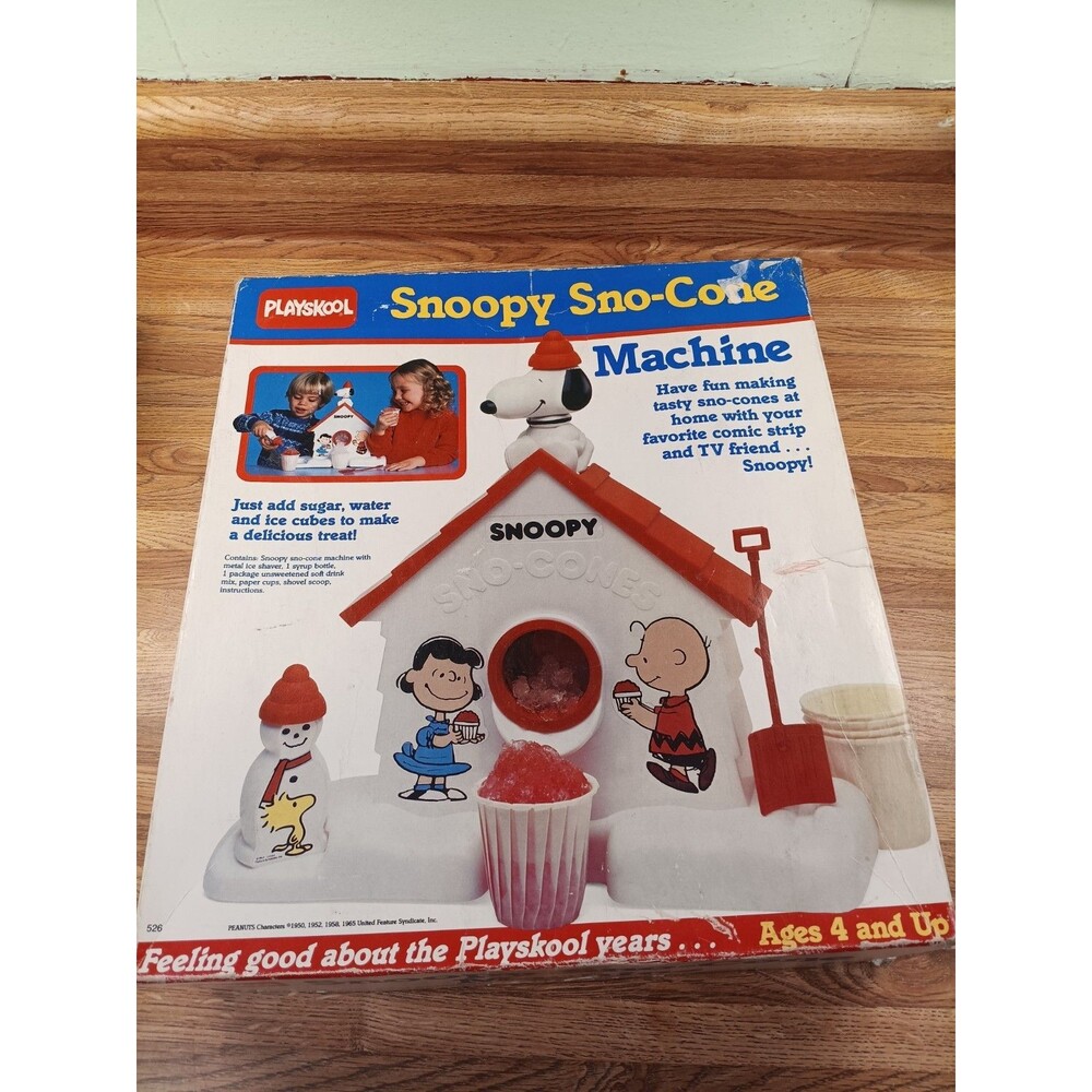 Vintage 1989 Peanuts Snoopy Playschool Sno-Cone Machine W/Box
